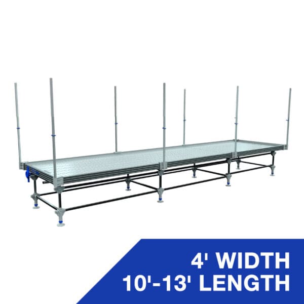 Scaffold platform with adjustable length and width.