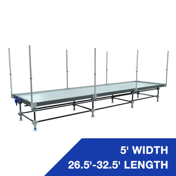 Scaffolding with adjustable dimensions and supports.